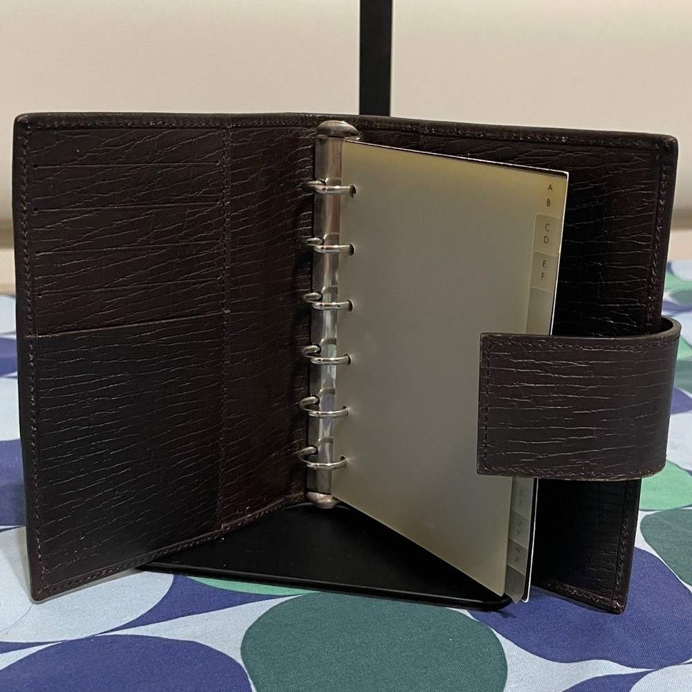 Gucci Sherry Line Agenda/Passport Holder - Picture 9 of 14